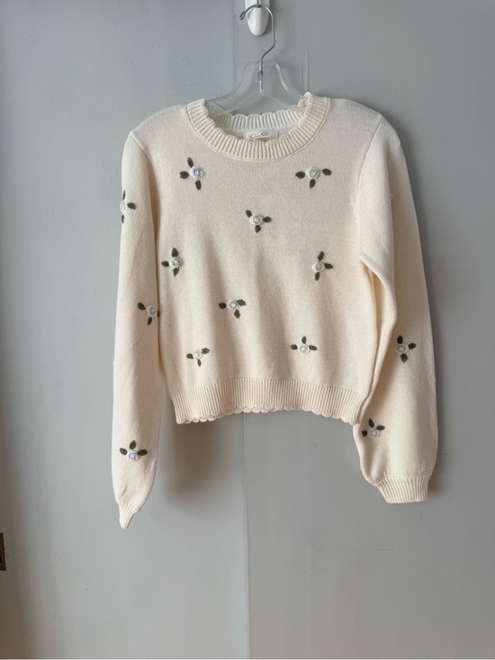 Jessica Simpson Sweaters - Jessica Simpson Cream Floral Appliqué Crewneck Sweater